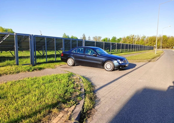 Mercedes-Benz Klasa E cena 22400 przebieg: 329000, rok produkcji 2004 z Świnoujście małe 436